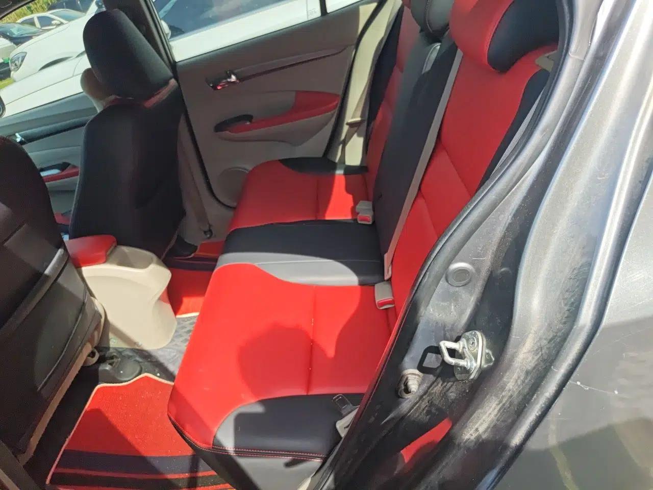 Honda City Classic 2012 1.5L Automatic Elite Edition — миниатюра 17