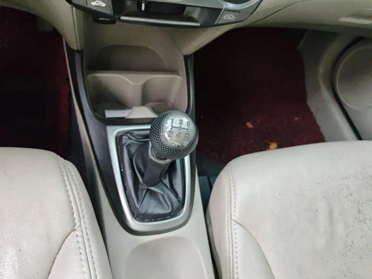 Honda City Classic 2012 1.5L manual Comfort version — миниатюра 14