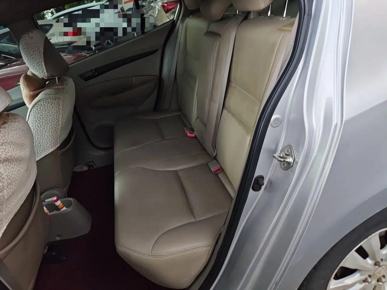Honda City Classic 2012 1.5L manual Comfort version — миниатюра 17