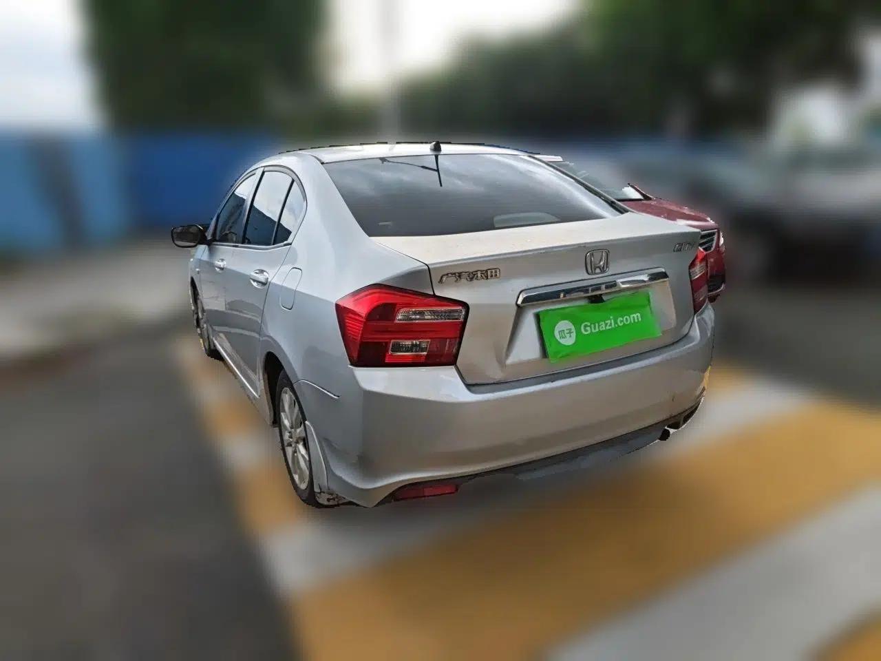 Honda City Classic 2012 1.5L manual Comfort version — миниатюра 4