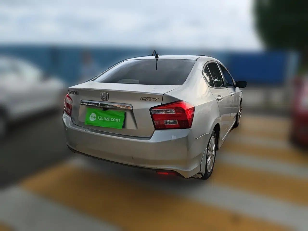 Honda City Classic 2012 1.5L manual Comfort version — миниатюра 6