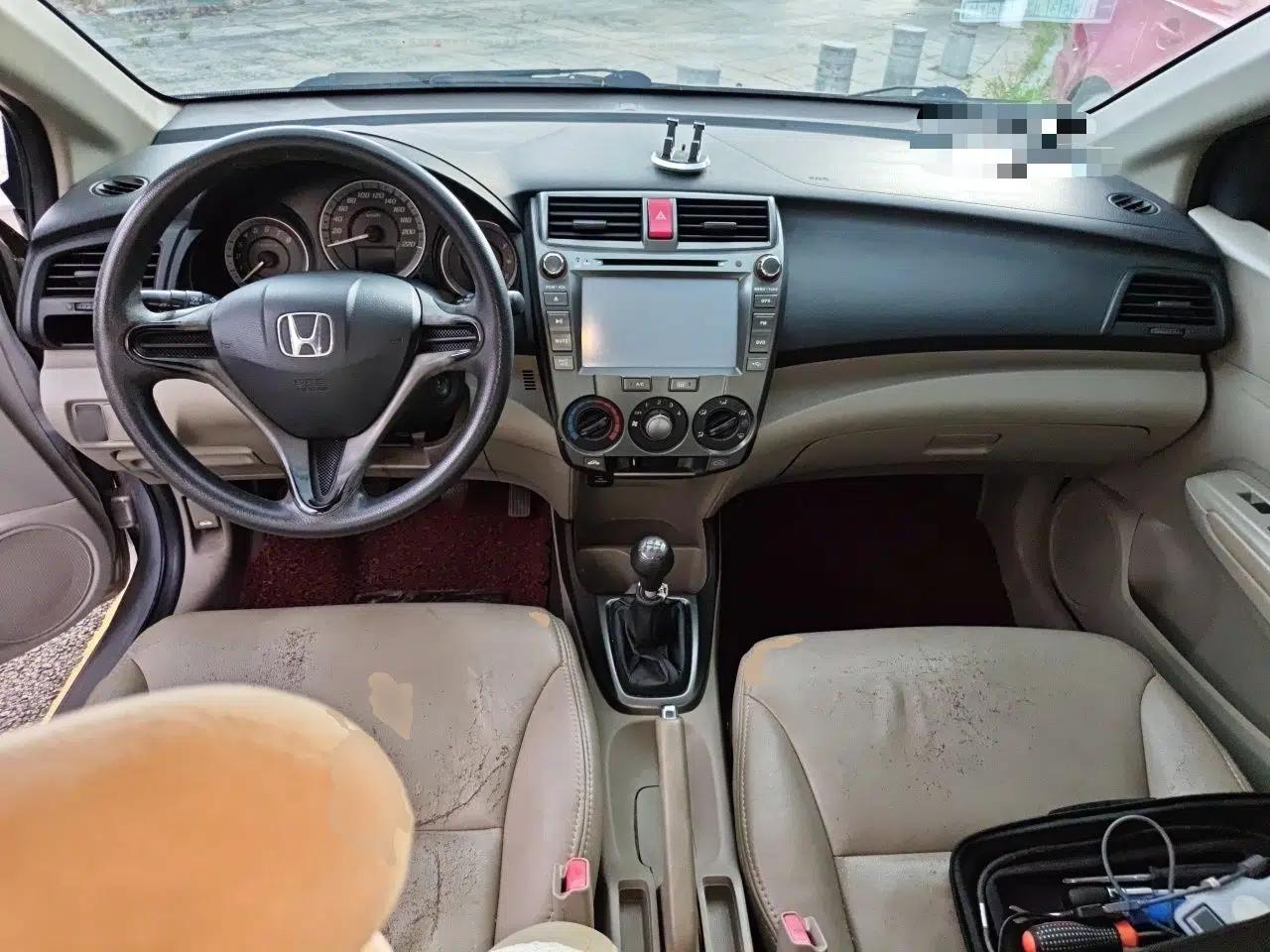Honda City Classic 2012 1.5L manual Comfort version — миниатюра 9