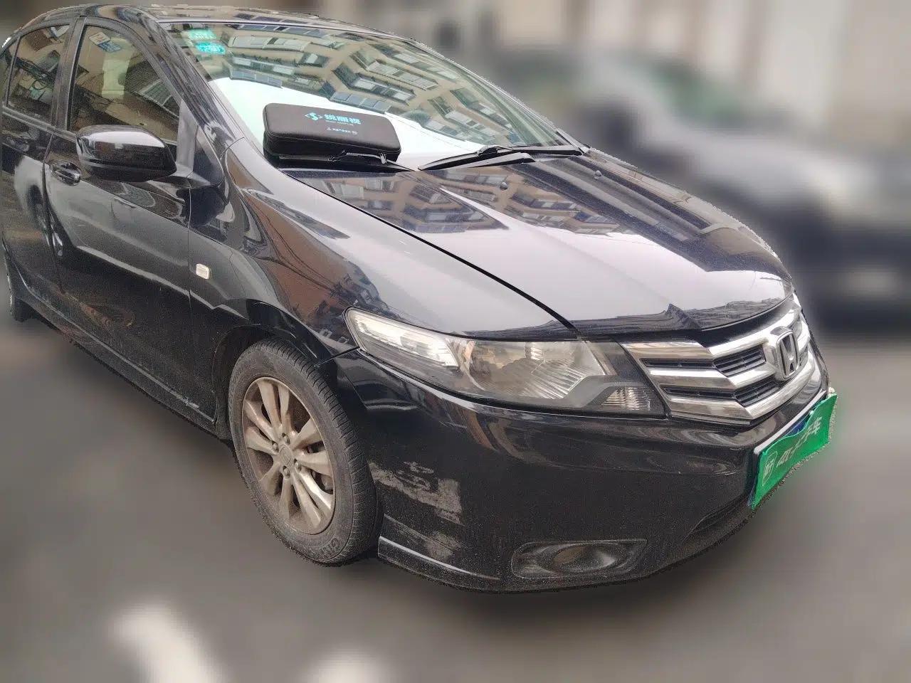 Honda City Classic 2012 1.5L manual Elite Edition — миниатюра 3