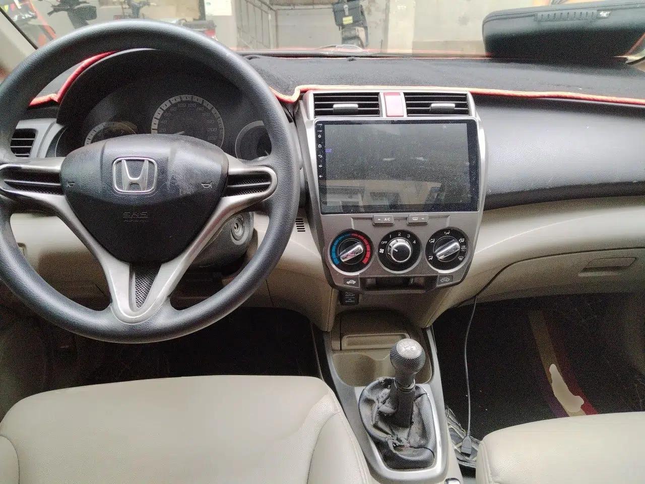 Honda City Classic 2012 1.5L manual Elite Edition — миниатюра 9