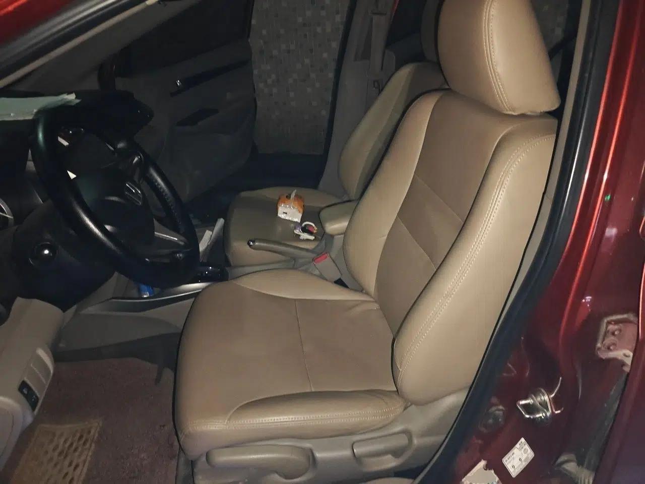Honda City Classic 2014 Style 1.5L Automatic Elite Edition — миниатюра 15