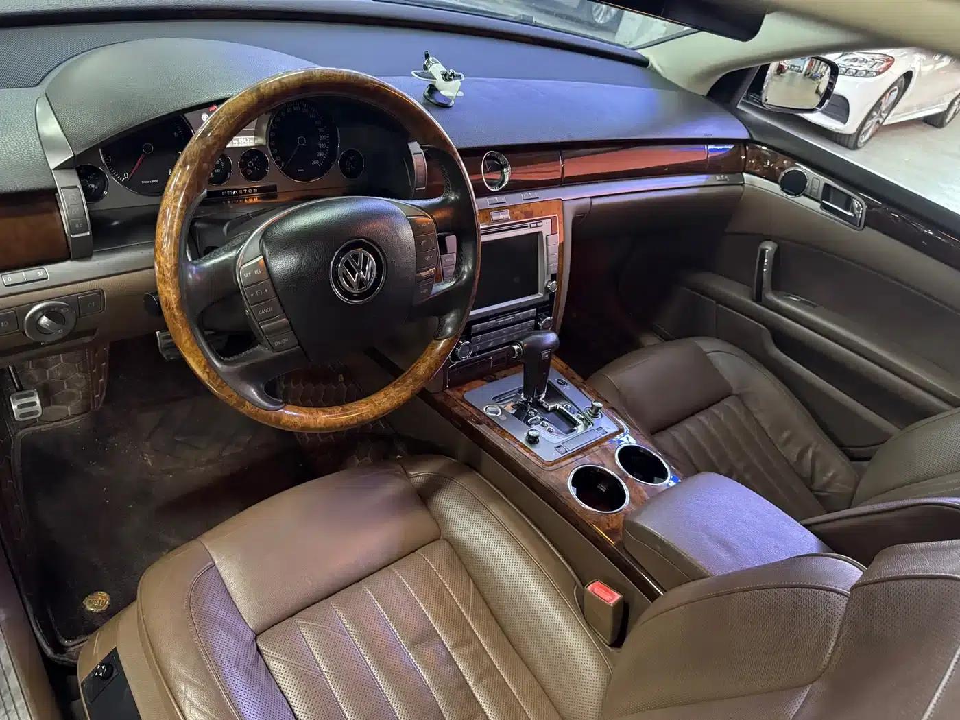 Phaeton 2011 3.6L V6 5-seater Extended Comfort Edition — миниатюра 11