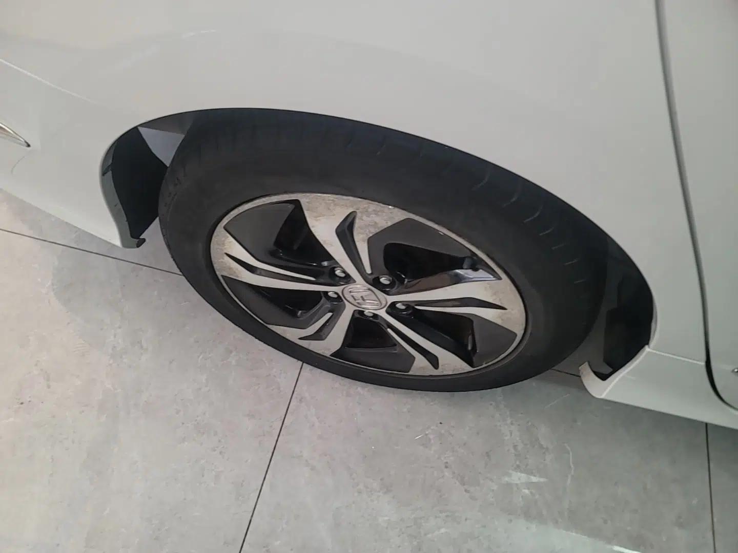 Honda Spirior 2015 2.4L Prestige Edition — миниатюра 11