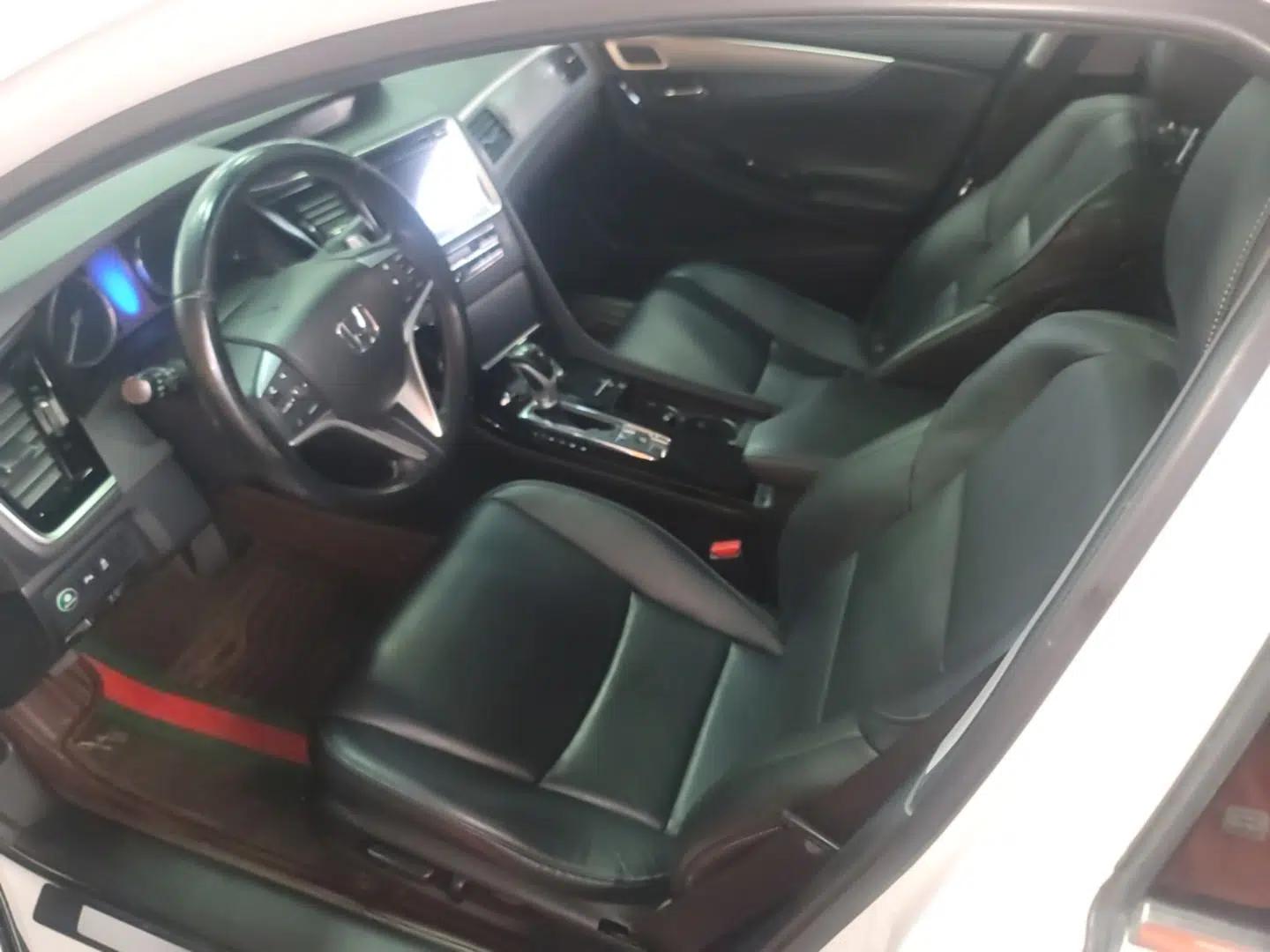 Honda Spirior 2015 2.4L Prestige Edition — миниатюра 17