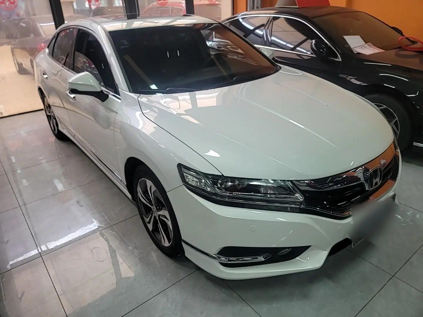 Honda Spirior 2015 2.4L Prestige Edition — миниатюра 3