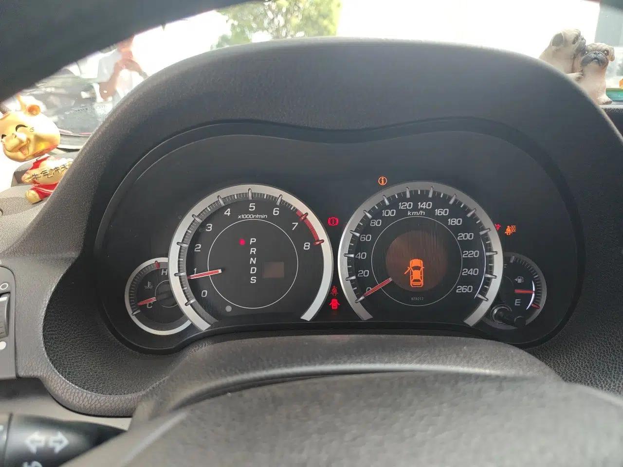 Honda Spirior 2013 2.0L Luxury Edition — миниатюра 11