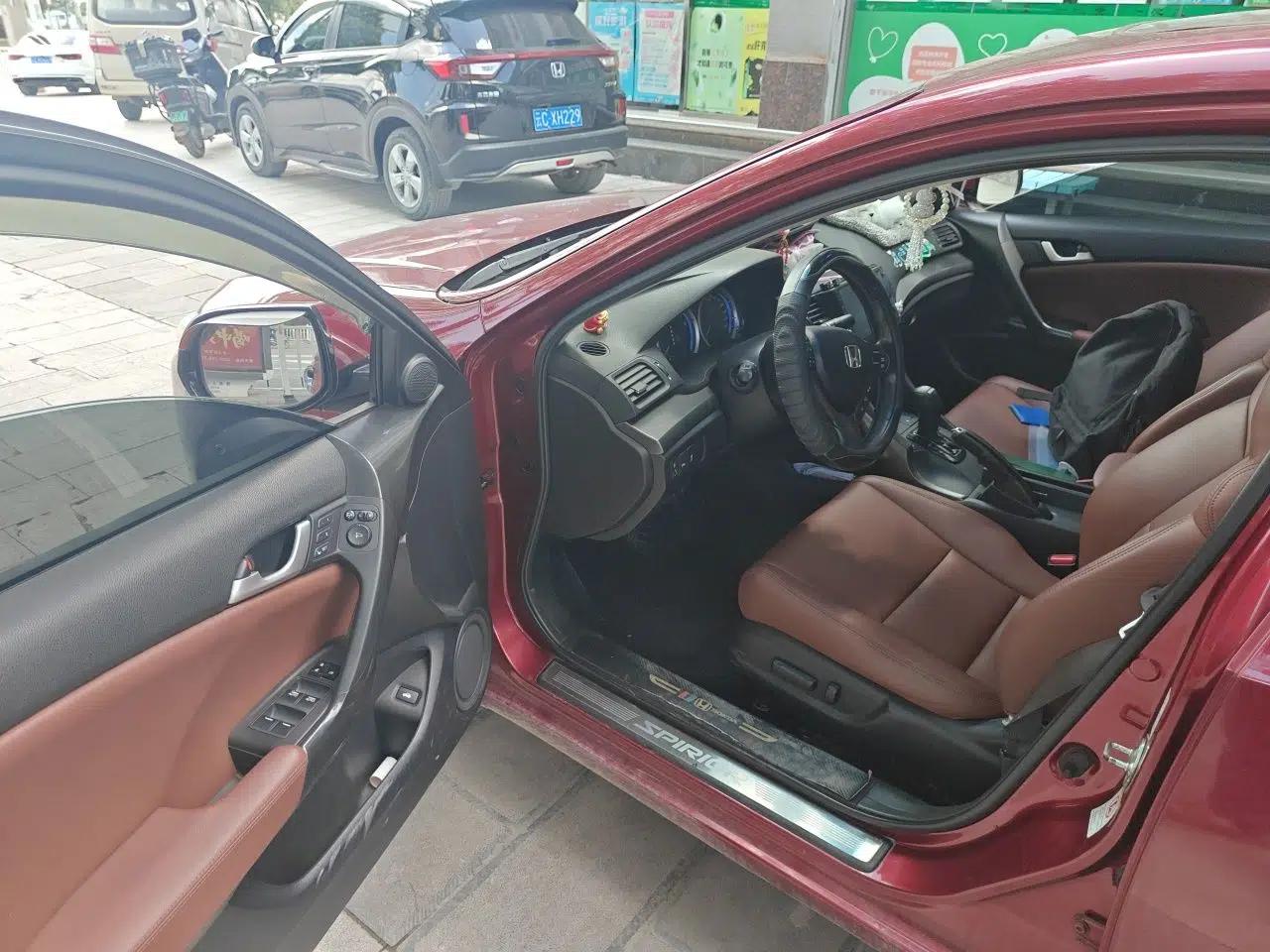 Honda Spirior 2013 2.0L Luxury Edition — миниатюра 16