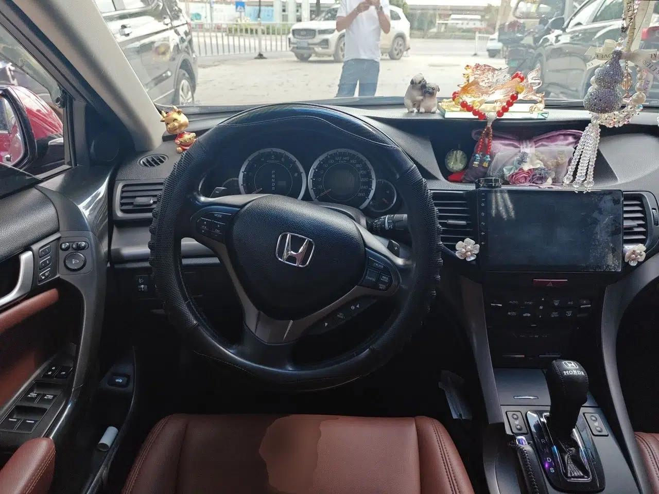 Honda Spirior 2013 2.0L Luxury Edition — миниатюра 10