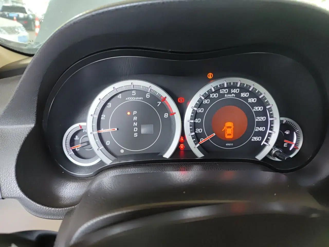 Honda Spirior 2009 2.4L Luxury Edition — миниатюра 11