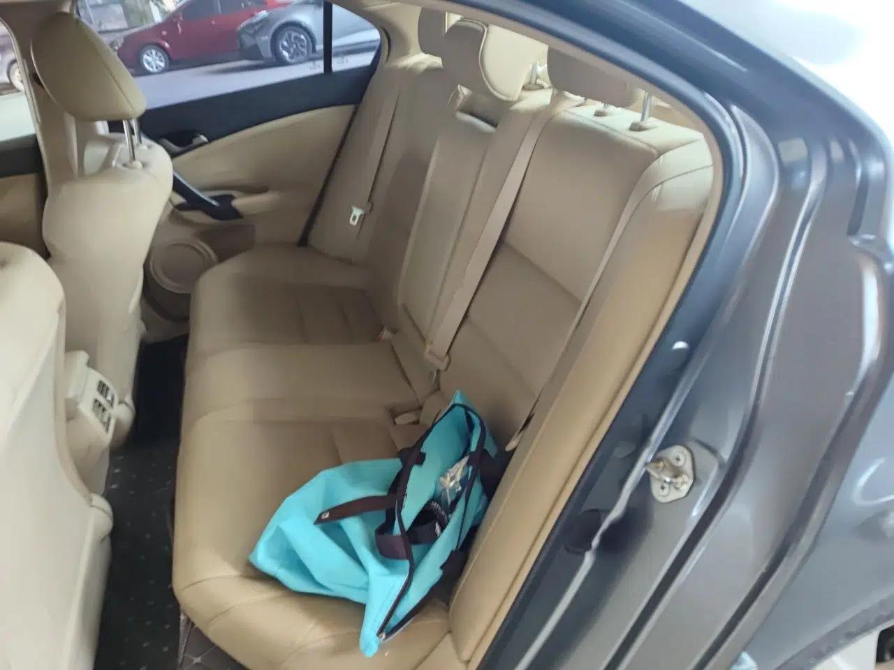Honda Spirior 2009 2.4L Luxury Edition — миниатюра 17