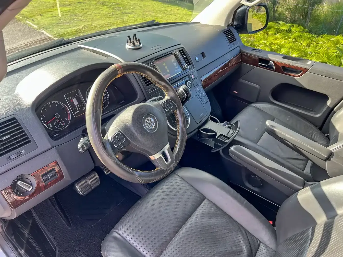 Multivan 2012 2.0TSI 2WD Luxury Edition — миниатюра 4