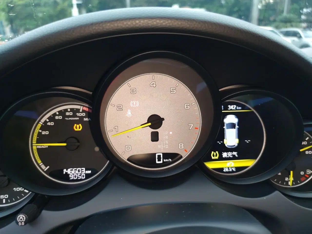 Porsche Cayenne E-Hybrid 2016 Cayenne S E-Hybrid 3.0T — миниатюра 11