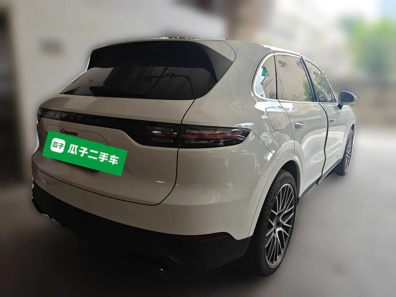 Porsche Cayenne E-Hybrid 2021 Cayenne E-Hybrid 2.0T — миниатюра 6