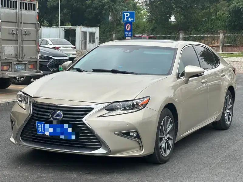 Lexus ES 2015 300h Comfort Edition — миниатюра 1