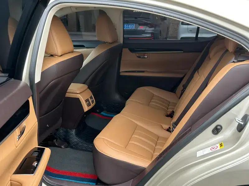 Lexus ES 2015 300h Comfort Edition — миниатюра 14