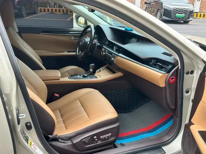Lexus ES 2015 300h Comfort Edition — миниатюра 9