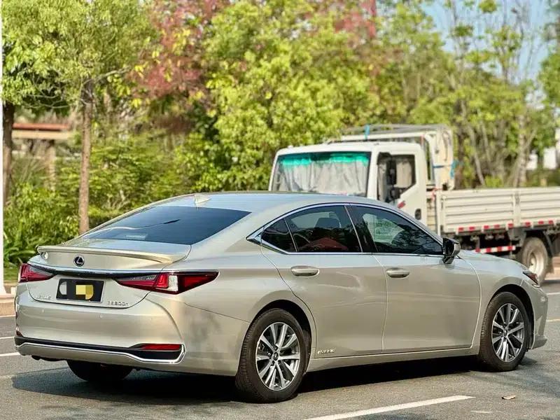 Lexus ES 2020 300h Premium Edition (China VI Emission Standard) — миниатюра 4