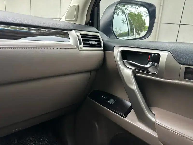 2014 Lexus GX 4.6L Automatic 4WD 7-Seater (Parallel Import) — миниатюра 16