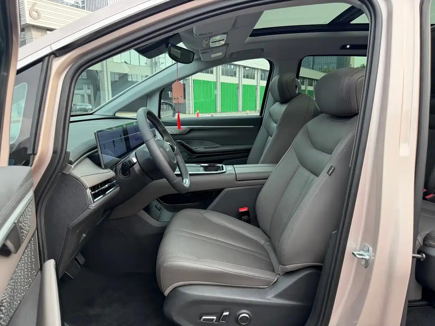 Maxus G70 2024 2.0T Automatic Flagship Edition 7-Seater — миниатюра 4