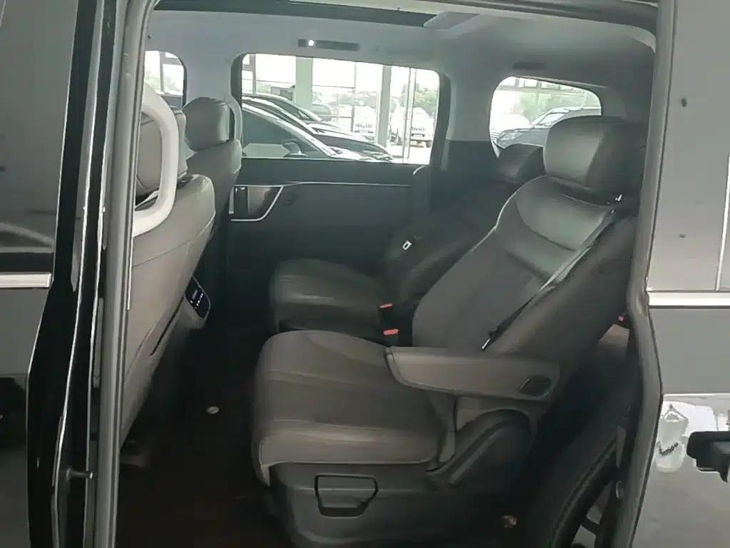 Maxus G70 2024 2.0T Automatic Luxury Edition 7-seater — миниатюра 17
