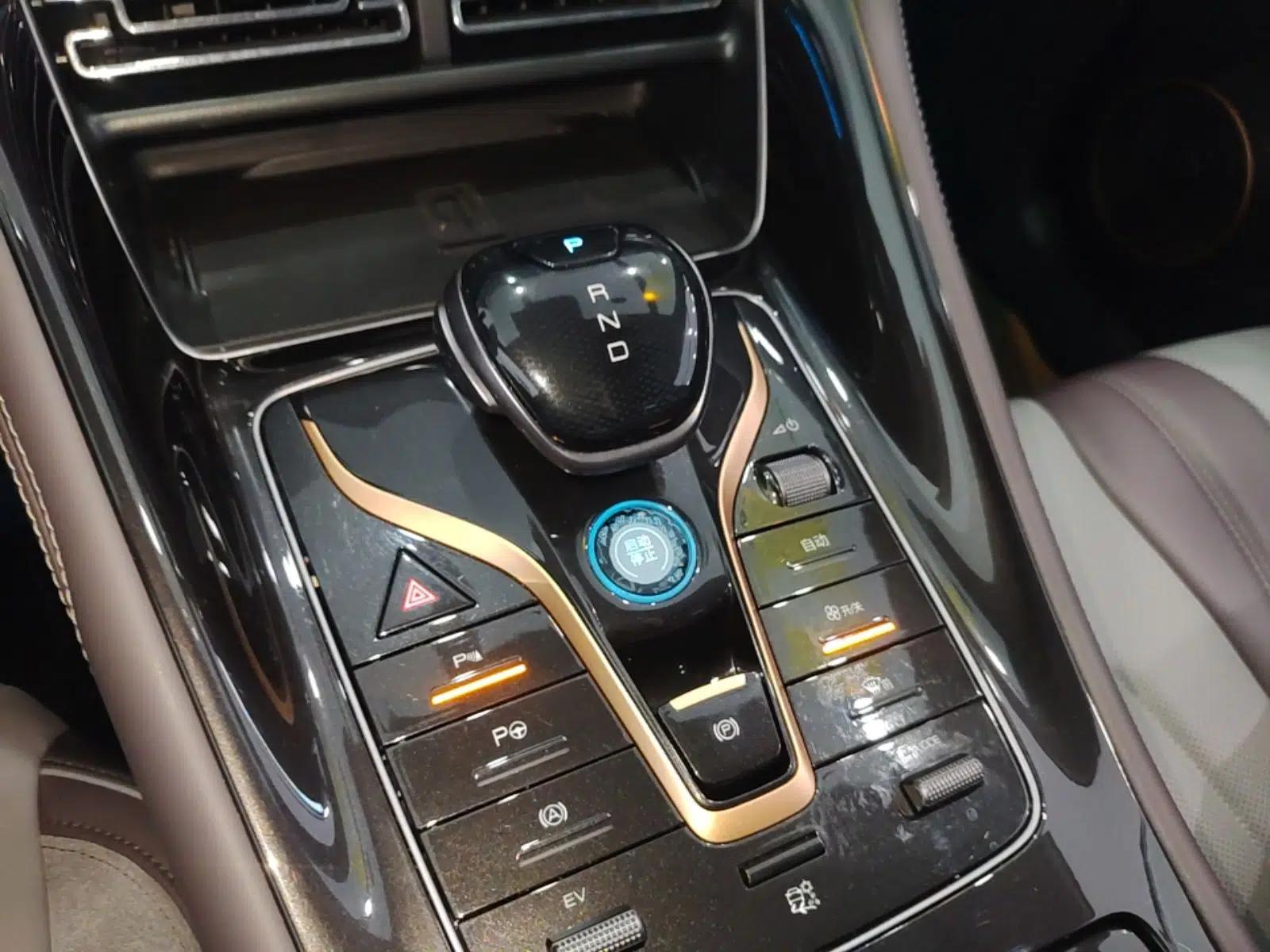BYD Frigate 07 2024 HONOR Edition DM-i 205KM Flagship Model — миниатюра 16