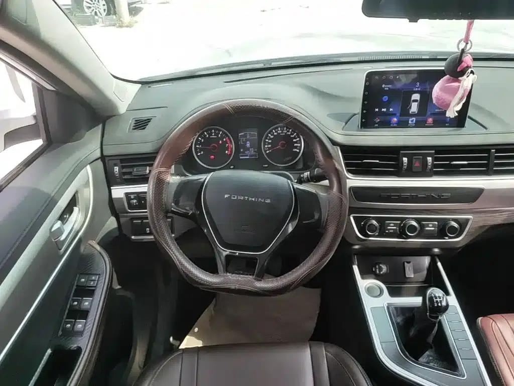 Fengxing T5 2022 Grand Edition 1.6L Manual Dream Edition (5-seater) — миниатюра 11