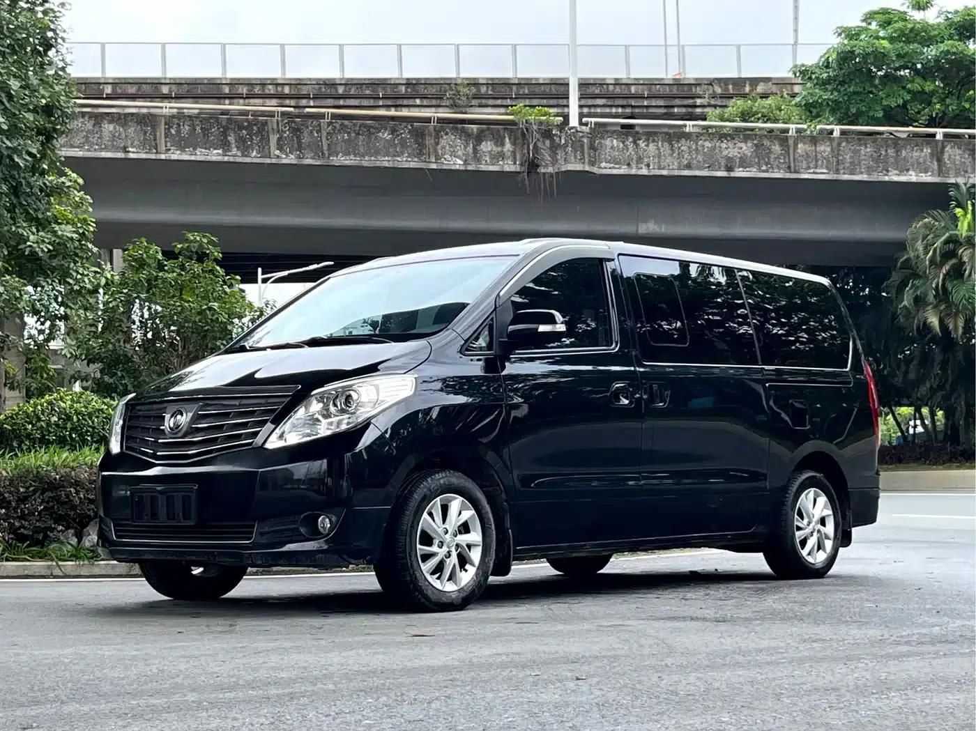 Lingzhi PLUS 2021 2.0L Manual Deluxe 7-Seater — миниатюра 1