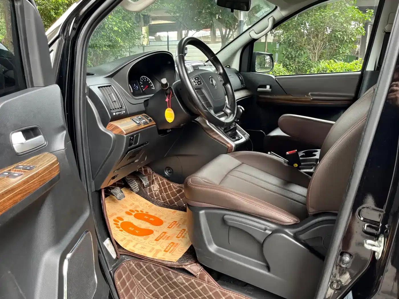 Lingzhi PLUS 2021 2.0L Manual Deluxe 7-Seater — миниатюра 12