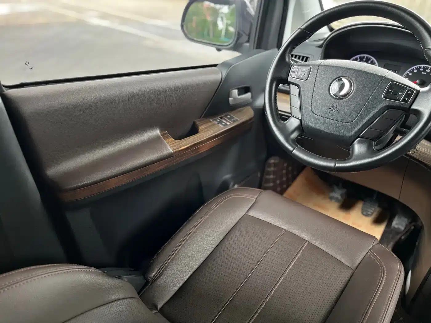 Lingzhi PLUS 2021 2.0L Manual Deluxe 7-Seater — миниатюра 17