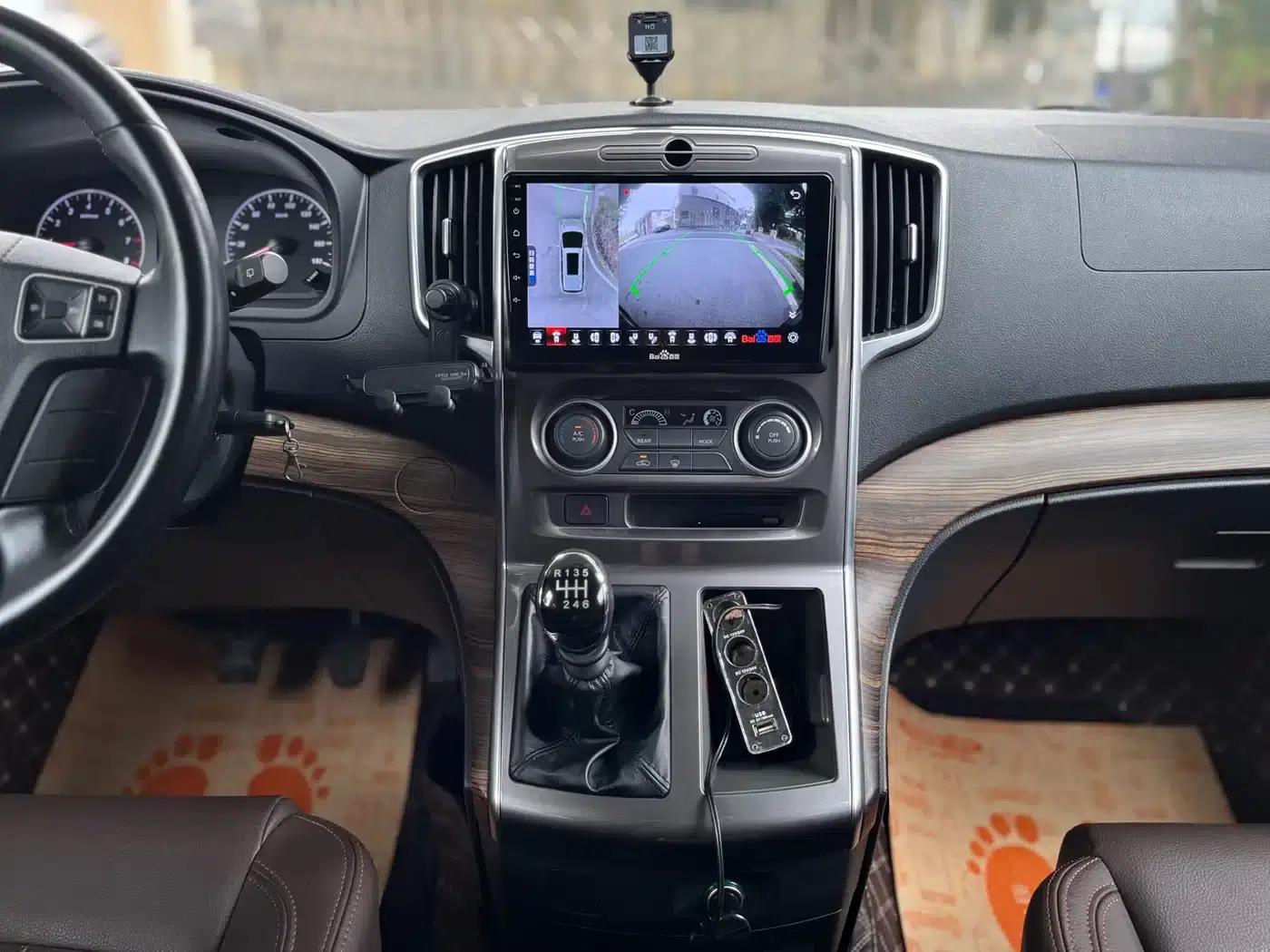 Lingzhi PLUS 2021 2.0L Manual Deluxe 7-Seater — миниатюра 18