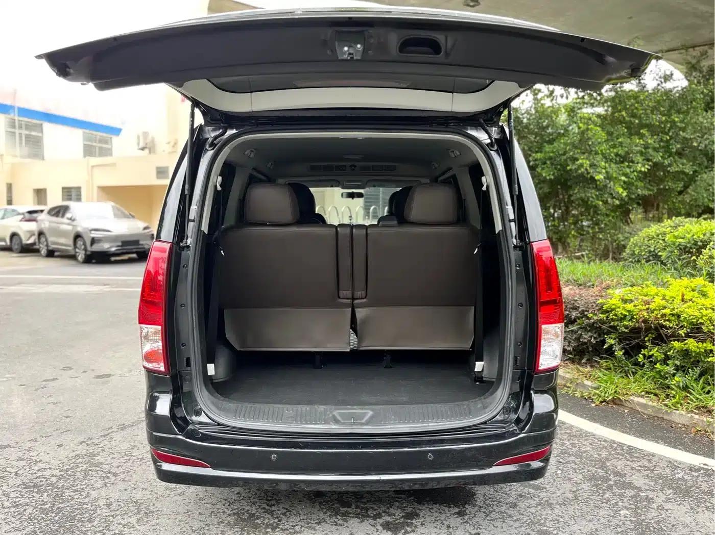 Lingzhi PLUS 2021 2.0L Manual Deluxe 7-Seater — миниатюра 22