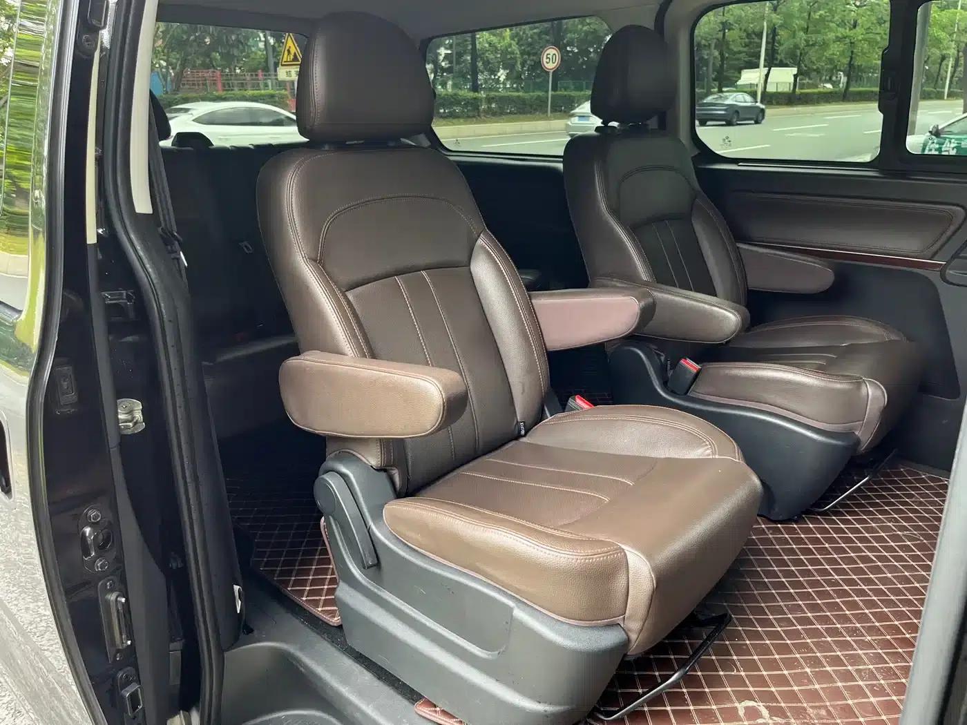 Lingzhi PLUS 2021 2.0L Manual Deluxe 7-Seater — миниатюра 25