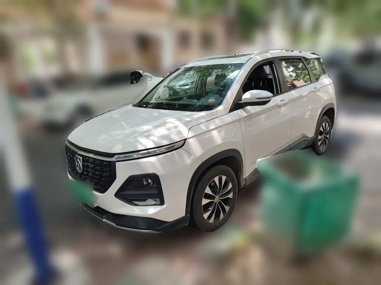 Baojun 530 2020 1.5T Manual Luxury Version 6 Seats — миниатюра 1