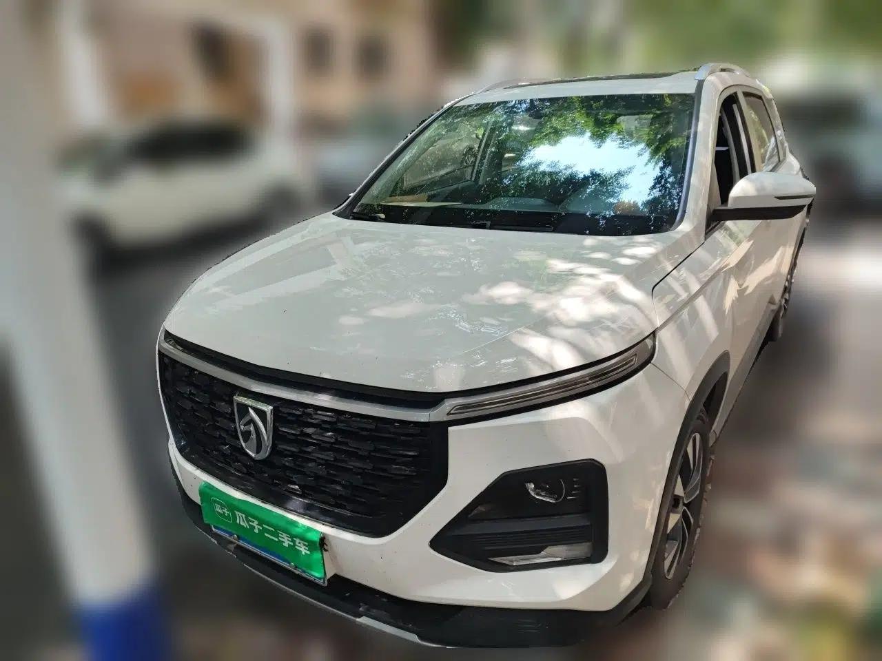 Baojun 530 2020 1.5T Manual Luxury Version 6 Seats — миниатюра 2
