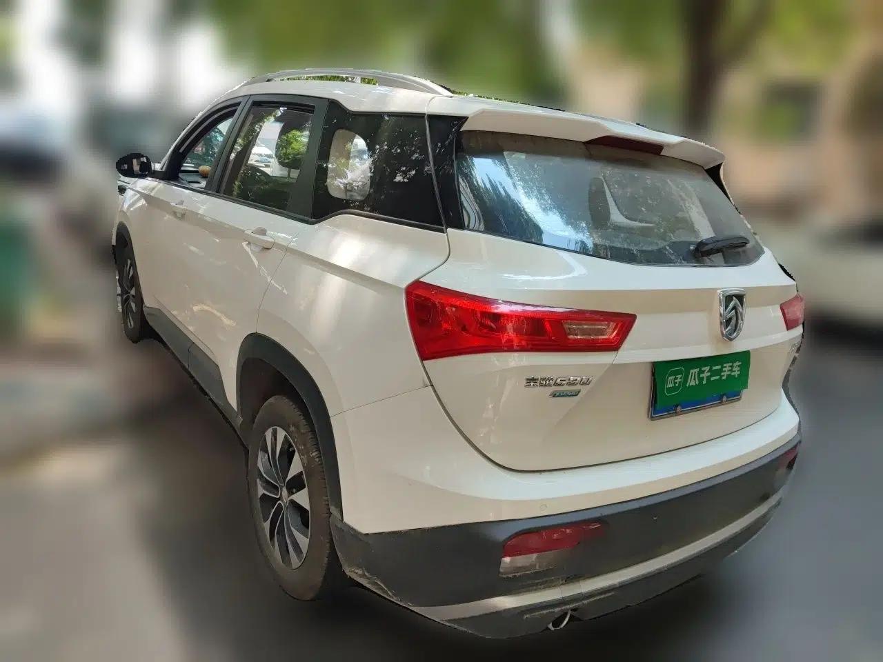 Baojun 530 2020 1.5T Manual Luxury Version 6 Seats — миниатюра 4