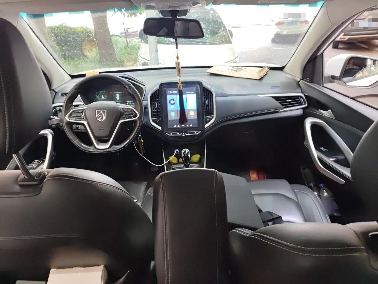 Baojun 530 2020 1.5T Manual Luxury Version 6 Seats — миниатюра 9