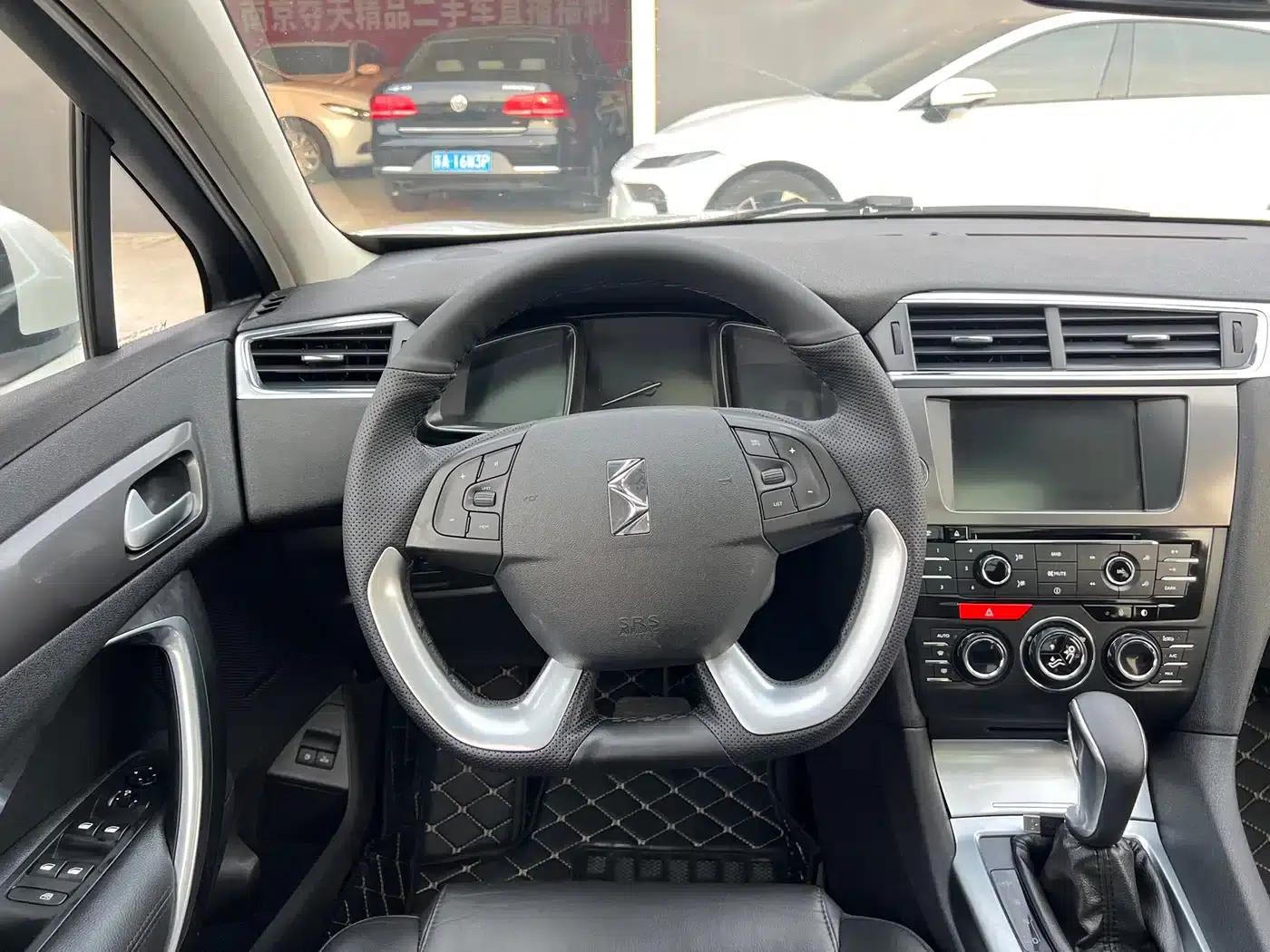 DS 6 2016 1.6T Luxury Edition THP160 — миниатюра 15