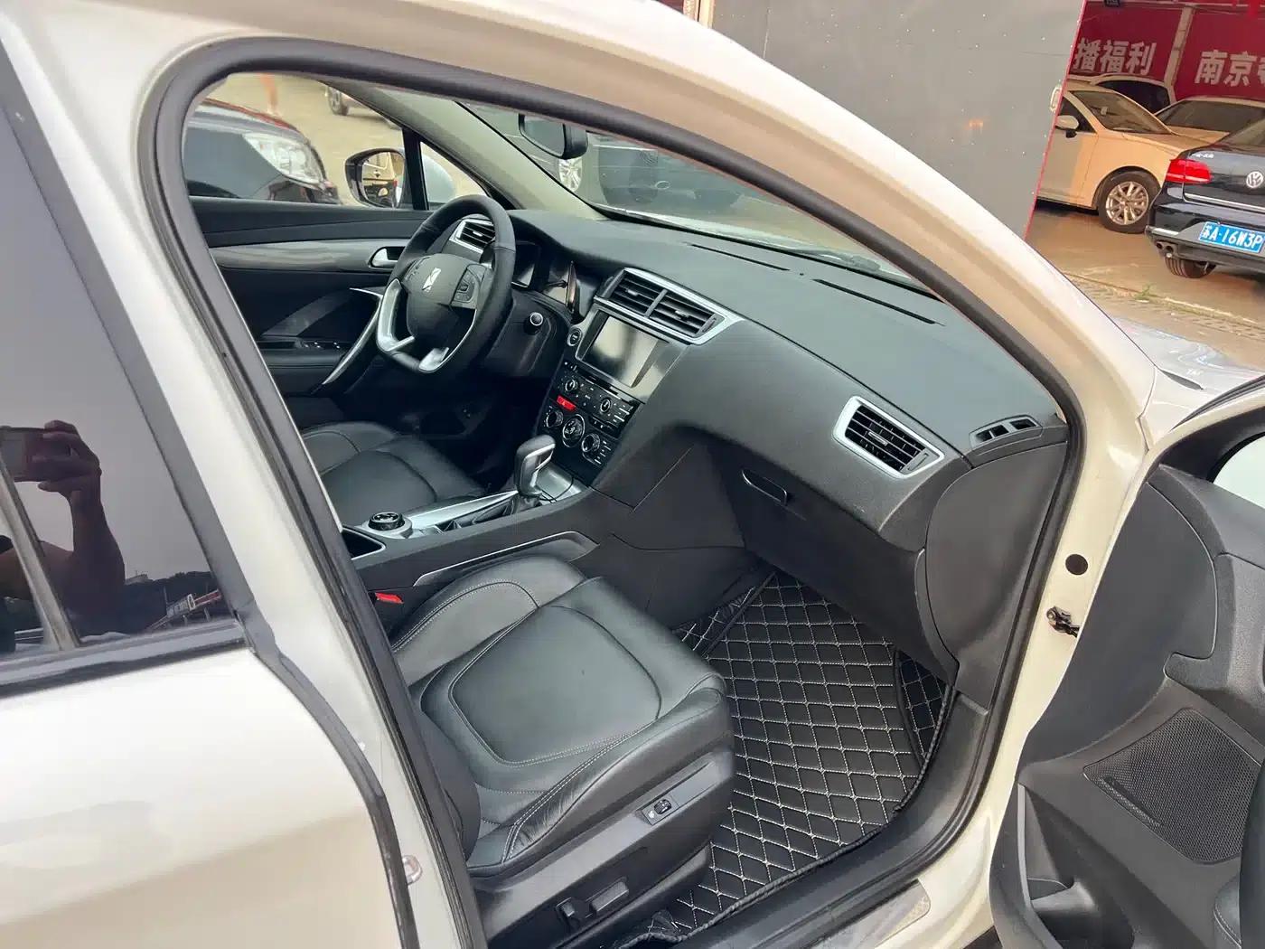 DS 6 2016 1.6T Luxury Edition THP160 — миниатюра 17