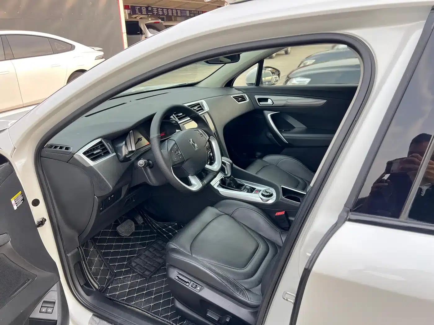 DS 6 2016 1.6T Luxury Edition THP160 — миниатюра 10