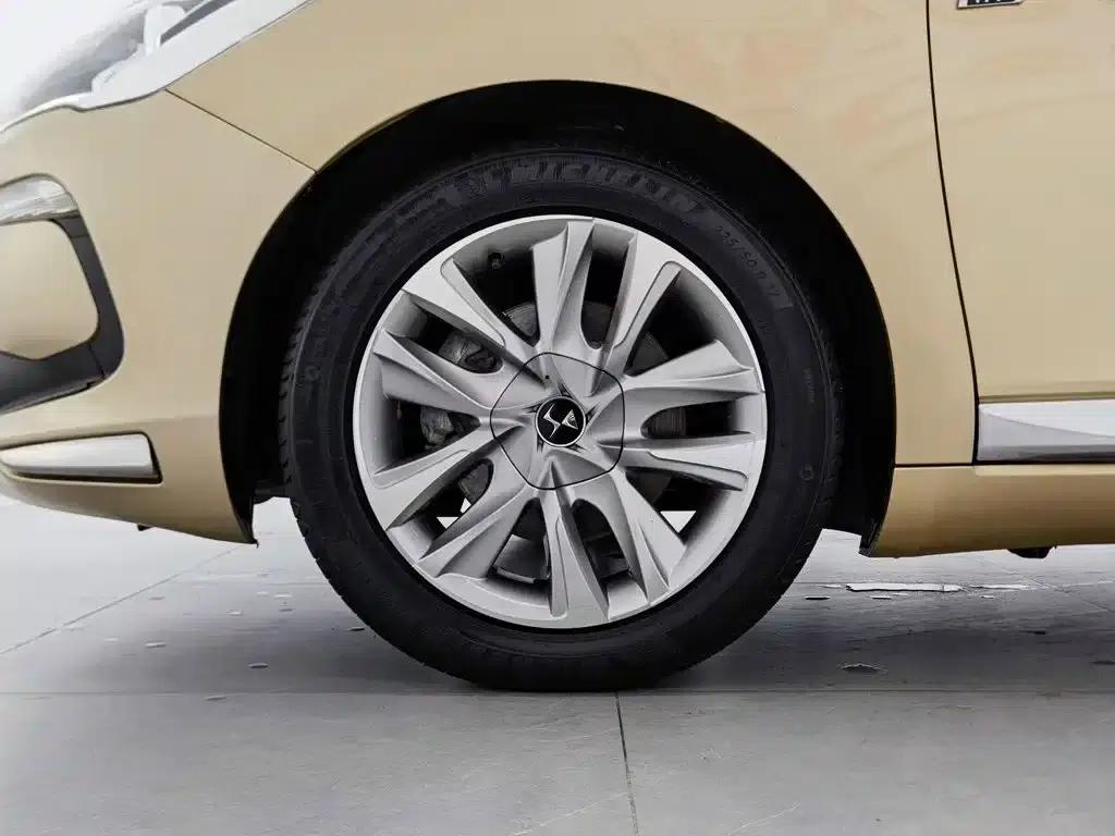 DS 5 2015 1.6T Luxury Edition THP160 — миниатюра 17
