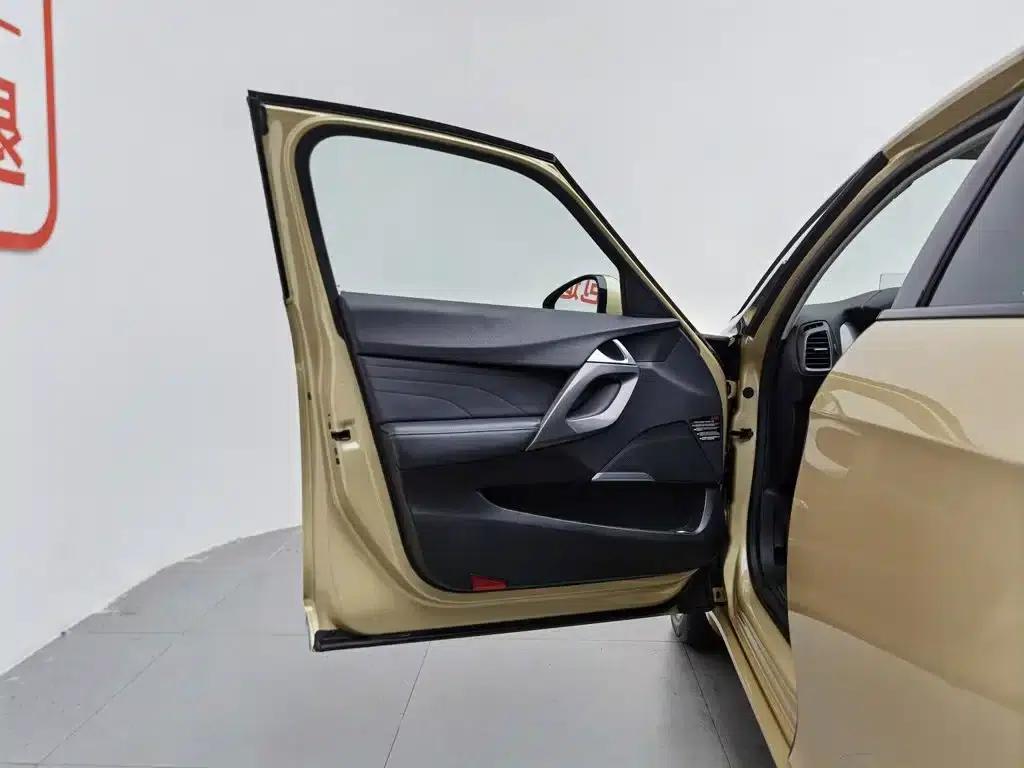 DS 5 2015 1.6T Luxury Edition THP160 — миниатюра 8