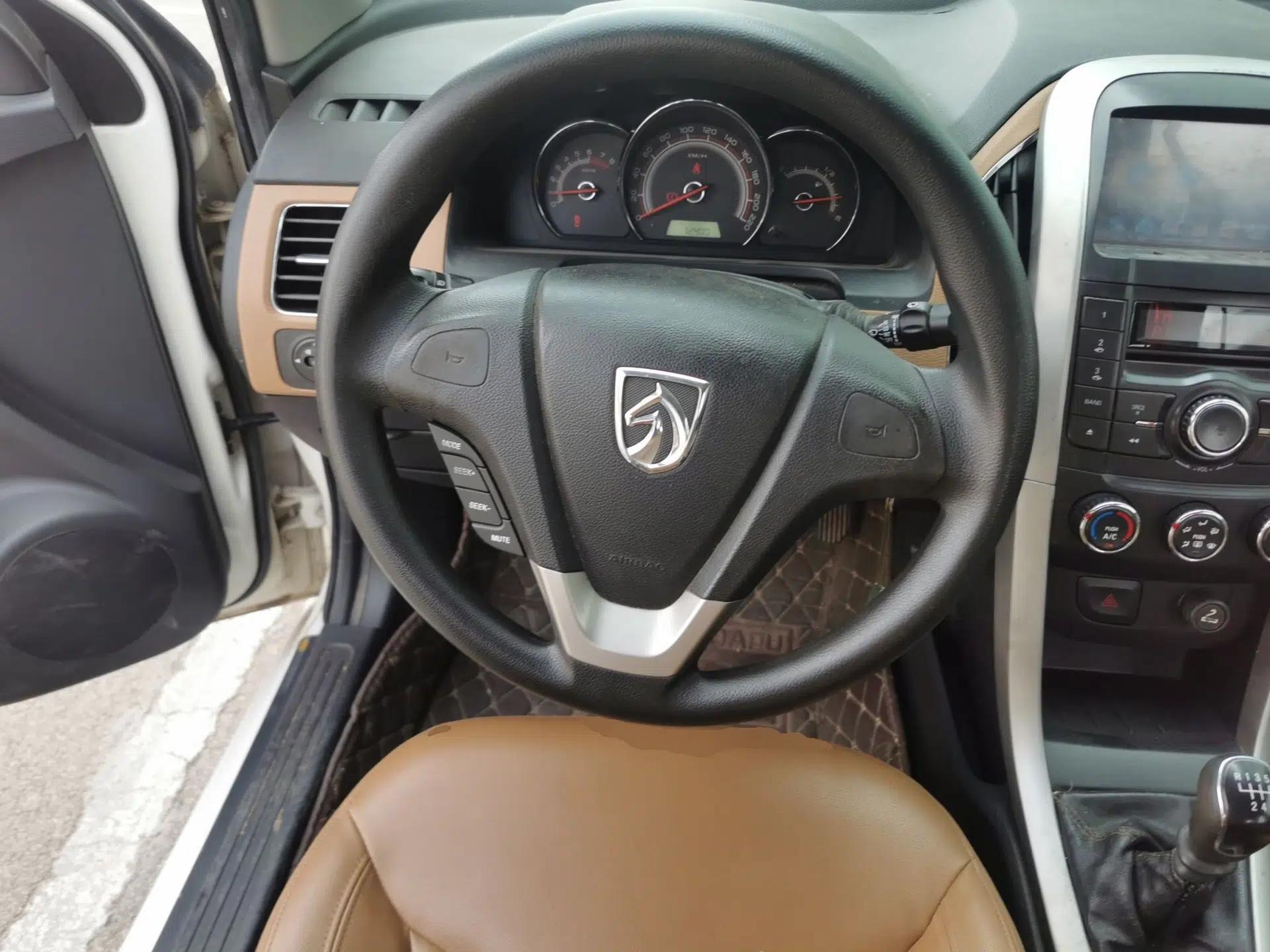 Baojun 630 2013 1.5L manual Elite version — миниатюра 10