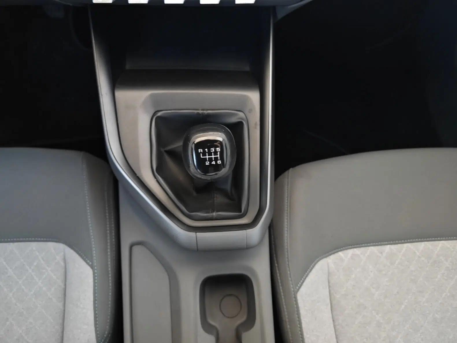Baojun RC-5 2020 1.5L Manual Zhiyao Elite Edition — миниатюра 16