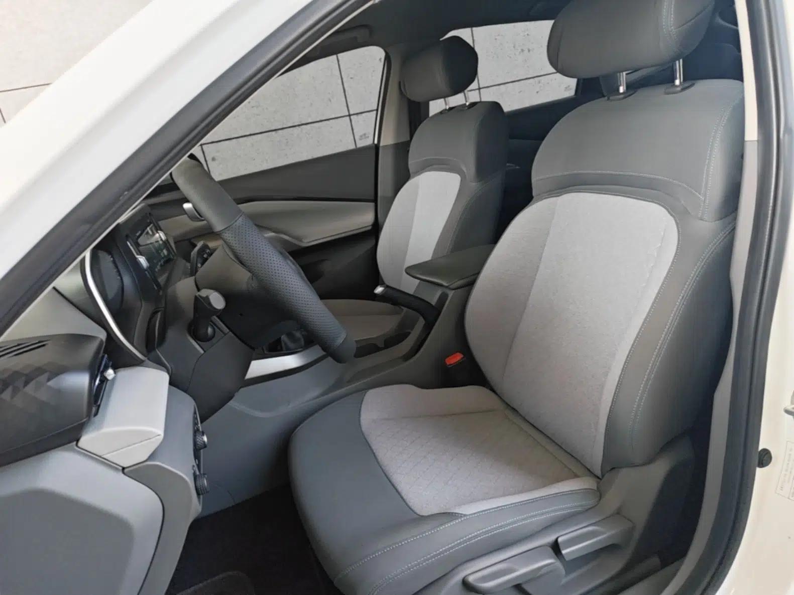 Baojun RC-5 2020 1.5L Manual Zhiyao Elite Edition — миниатюра 17