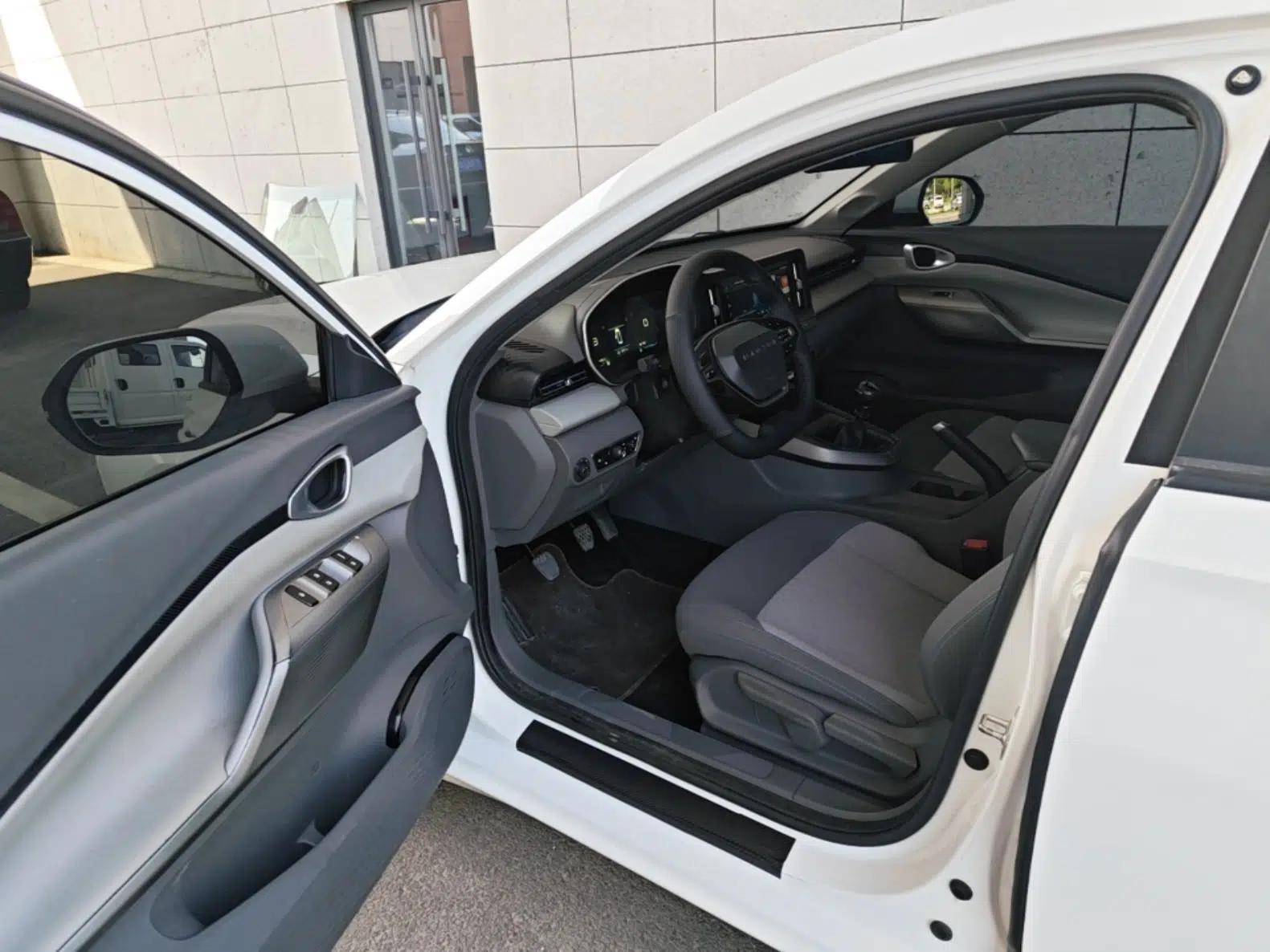Baojun RC-5 2020 1.5L Manual Zhiyao Elite Edition — миниатюра 18