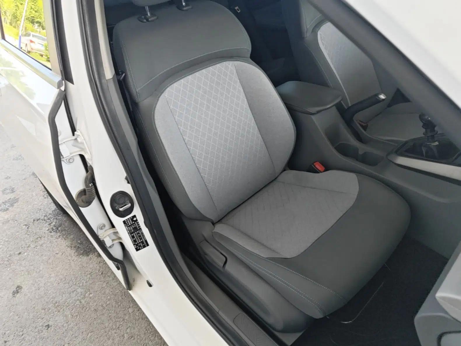 Baojun RC-5 2020 1.5L Manual Zhiyao Elite Edition — миниатюра 19
